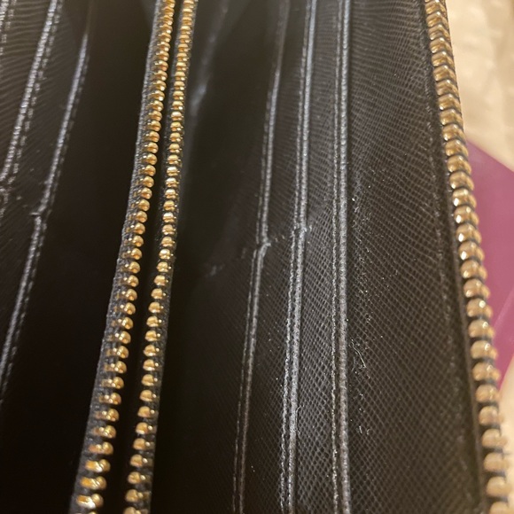 Tory Burch wallet. More pictures upon request - Picture 2 of 6